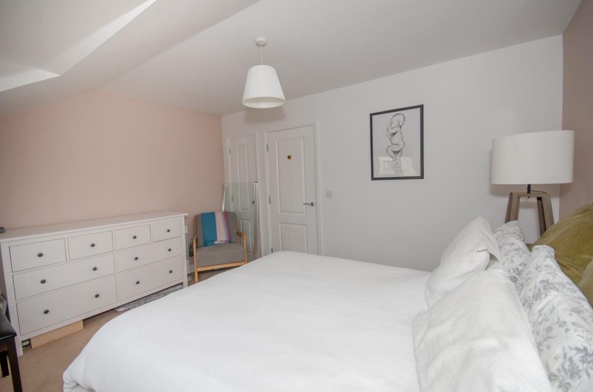 Oak Tree Close, Mangotsfield, Bristol, BS16 9AJ