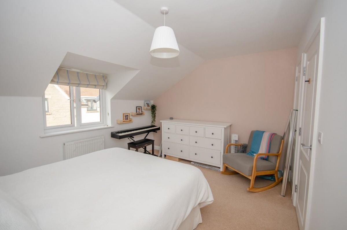 Oak Tree Close, Mangotsfield, Bristol, BS16 9AJ