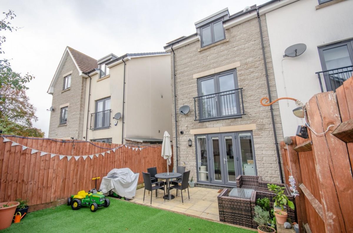 Oak Tree Close, Mangotsfield, Bristol, BS16 9AJ