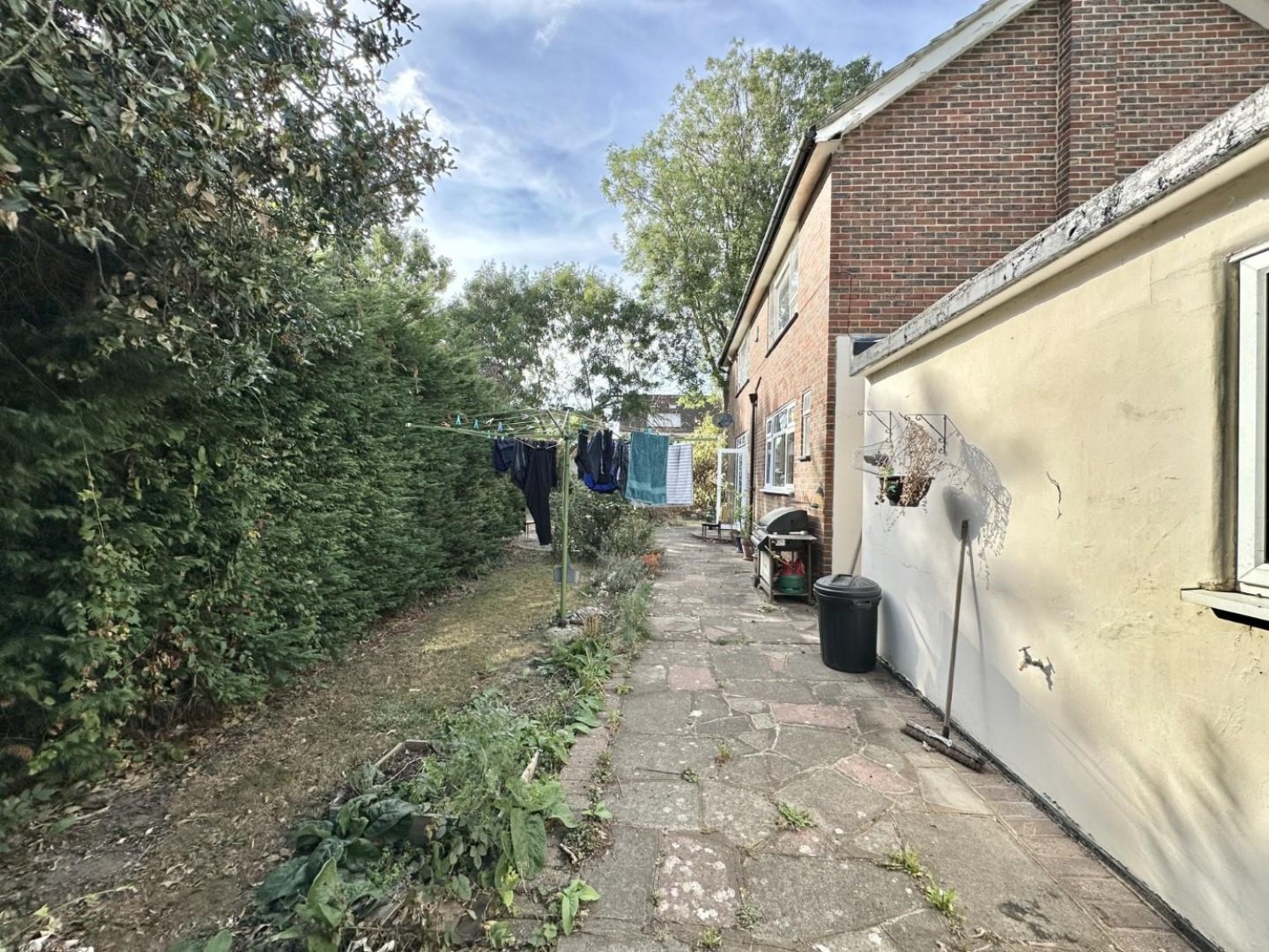 Hitherbroom Road, Hayes, UB3 3AE