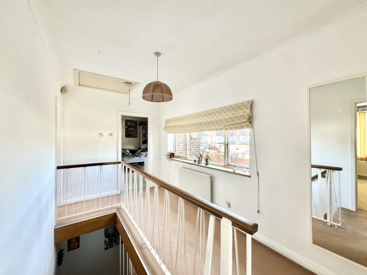 Hitherbroom Road, Hayes, UB3 3AE