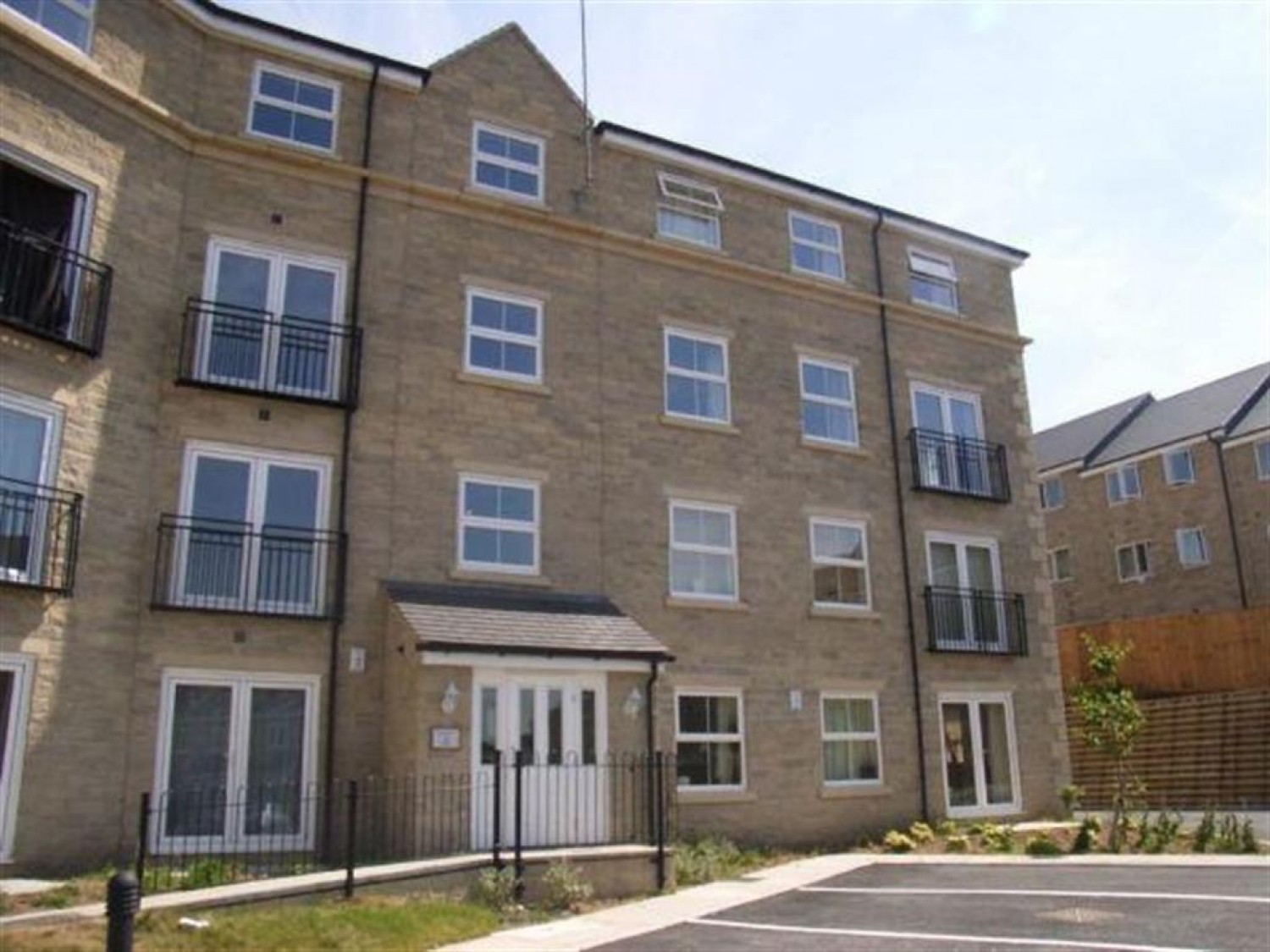 Winding Rise, Spool Court, Brighouse, HD6 4FT