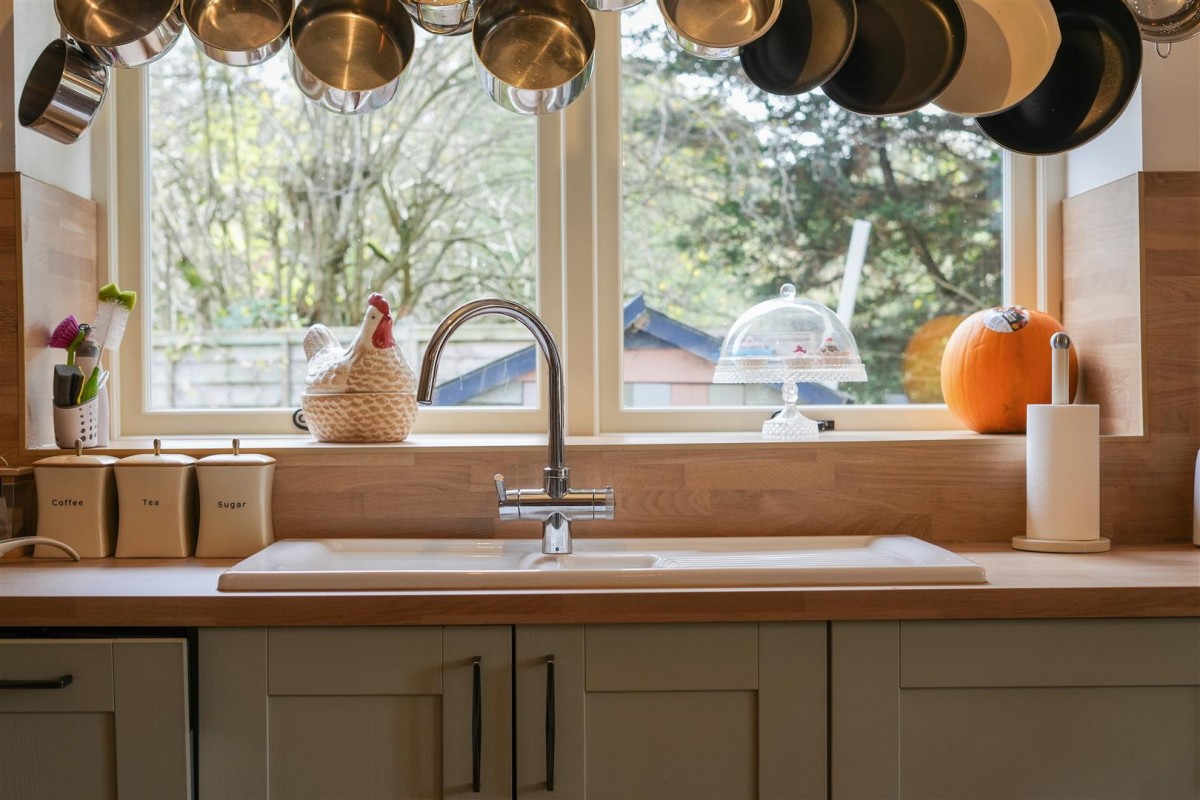 Nether Birchitt Farm Cottage, Sheffield Road Dronfield, S18 2GD