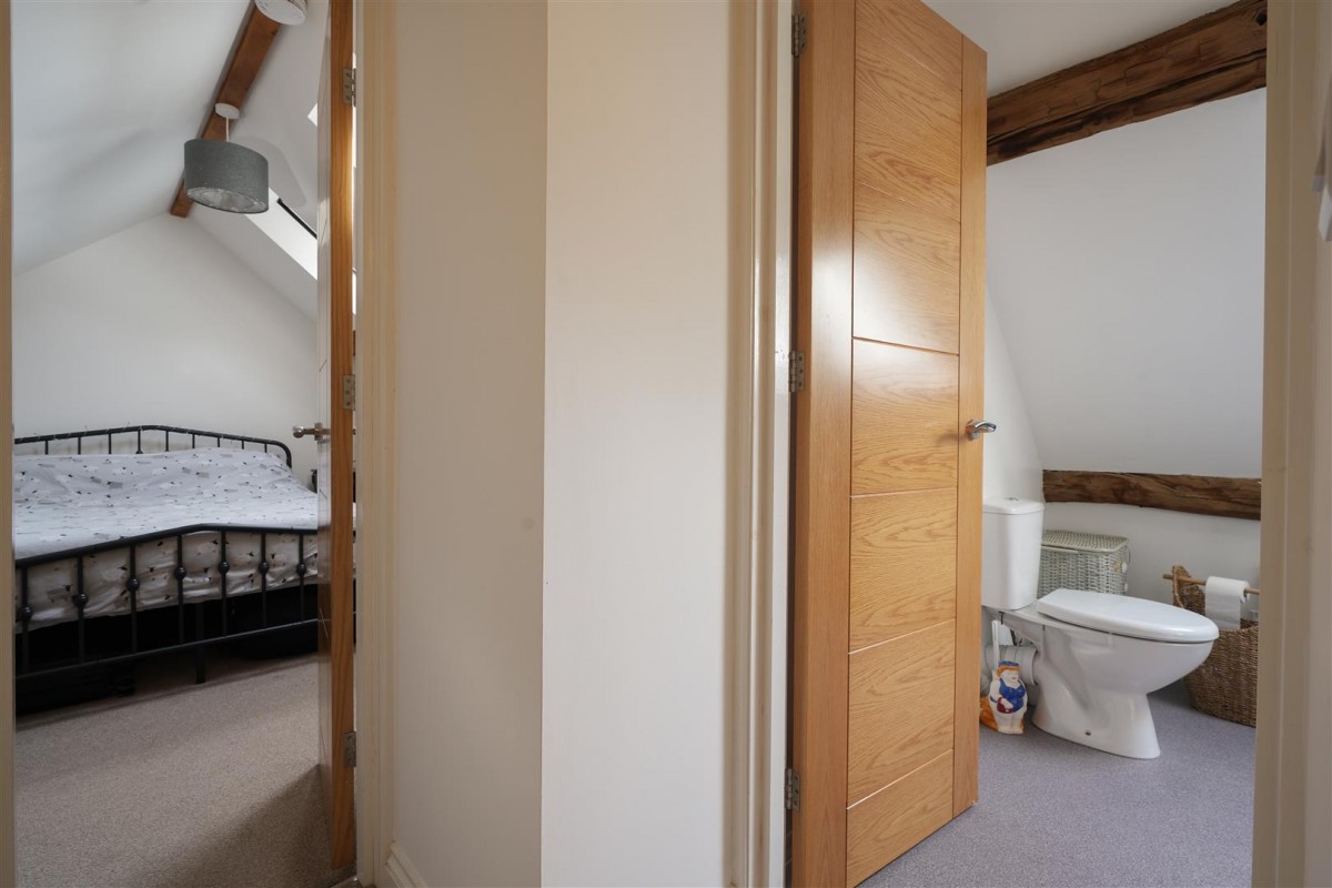 Nether Birchitt Farm Cottage, Sheffield Road Dronfield, S18 2GD