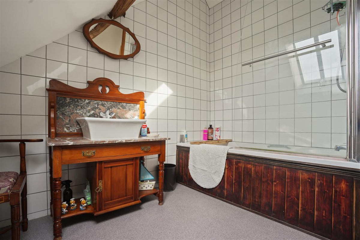 Nether Birchitt Farm Cottage, Sheffield Road Dronfield, S18 2GD