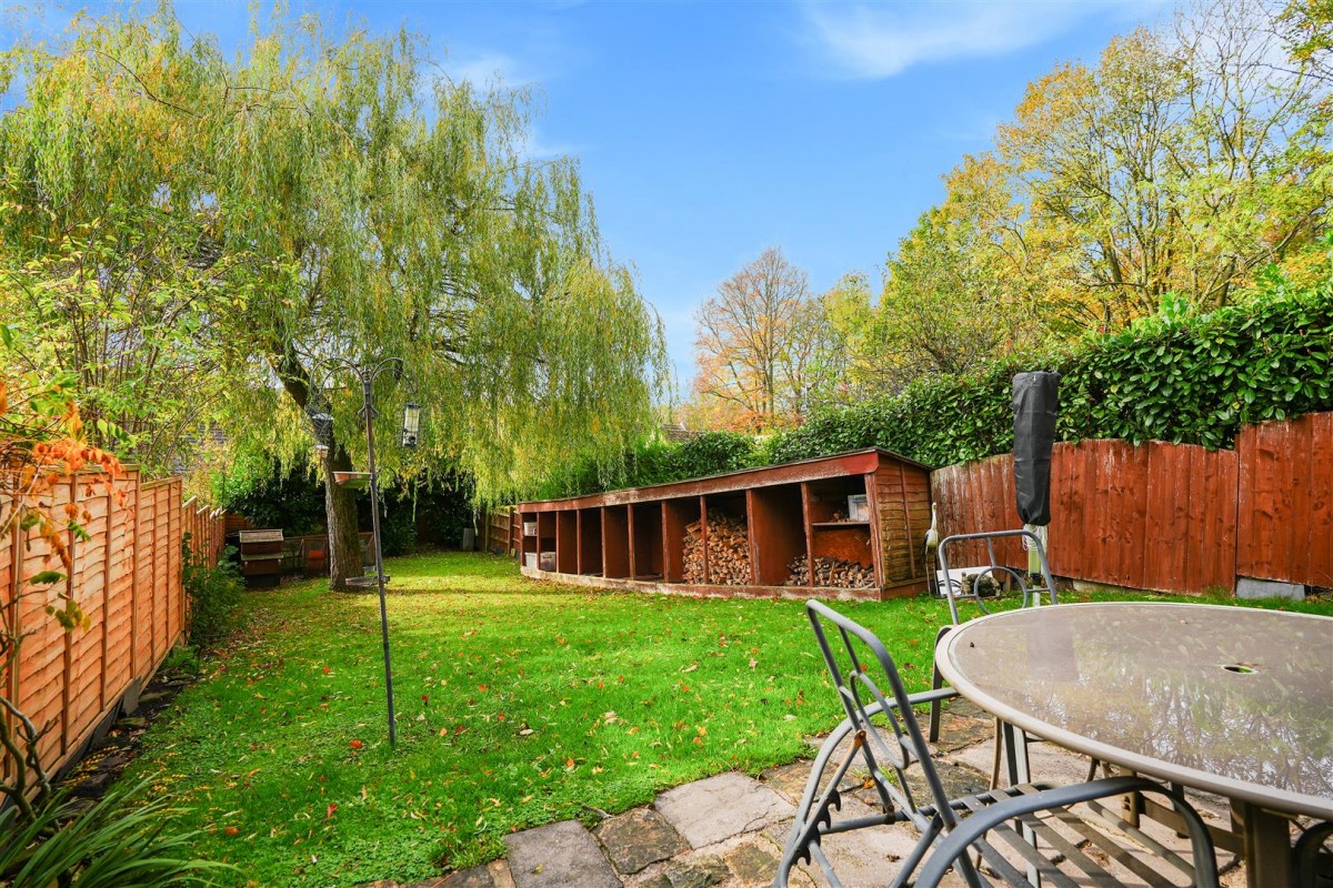 Nether Birchitt Farm Cottage, Sheffield Road Dronfield, S18 2GD