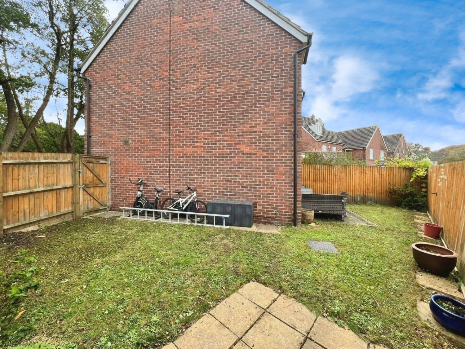 Castle Stream Court, Dursley