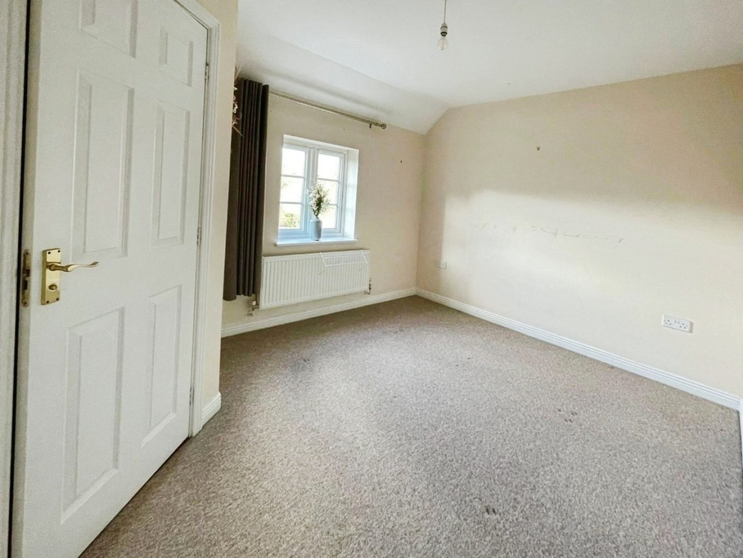 Castle Stream Court, Dursley