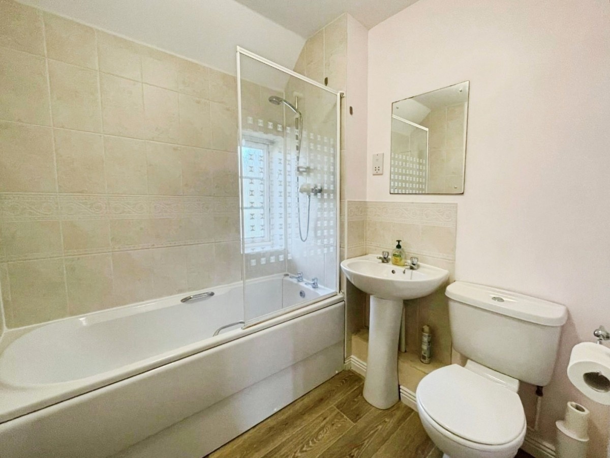 Castle Stream Court, Dursley