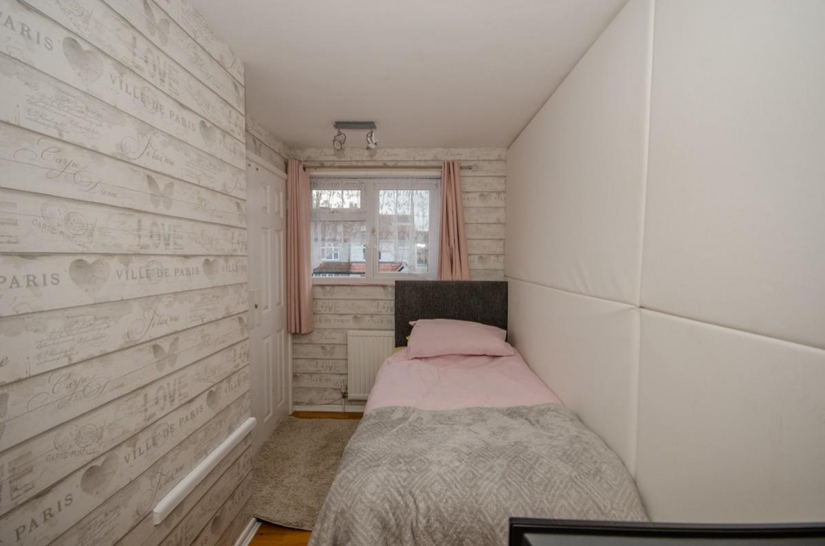 New Cheltenham Road, Kingswood, Bristol. BS15 4RJ