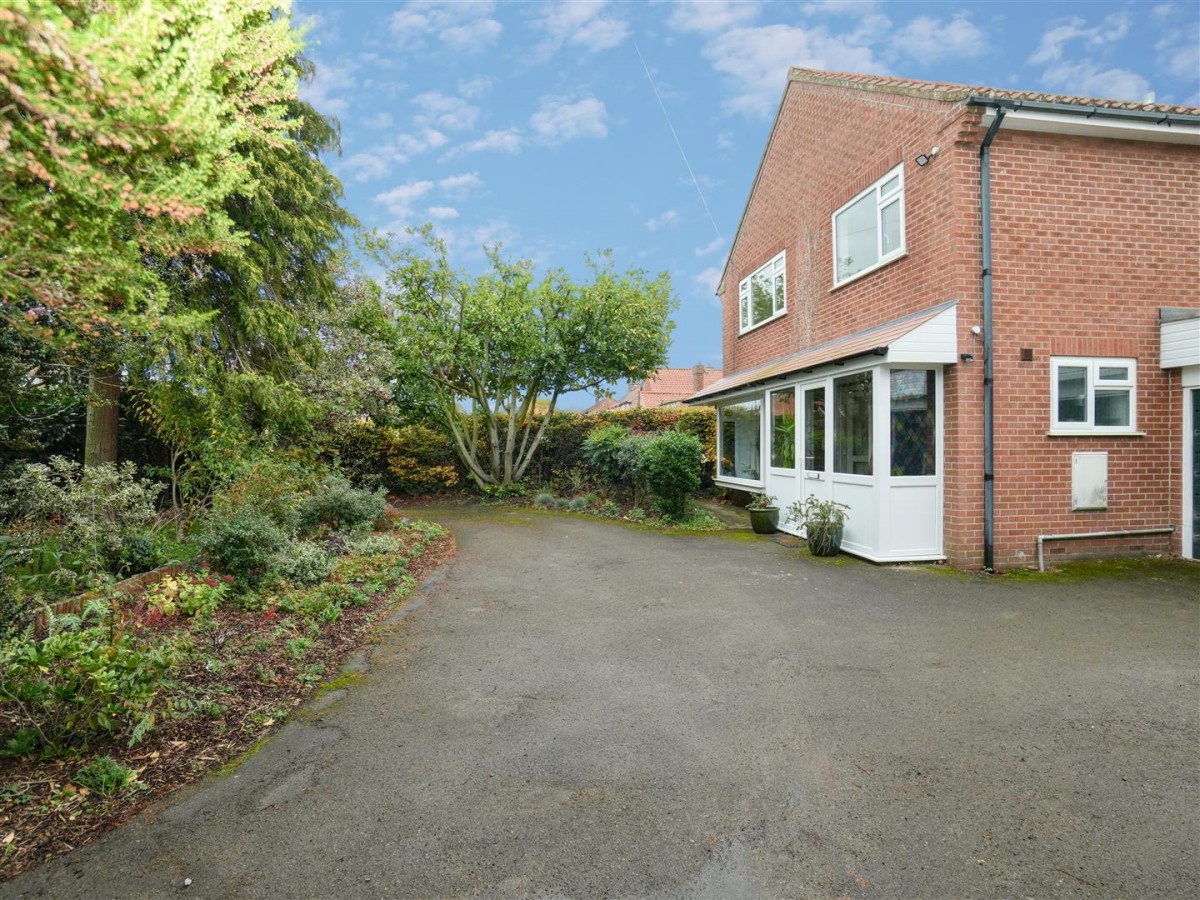 Raskelf Road, Easingwold, York