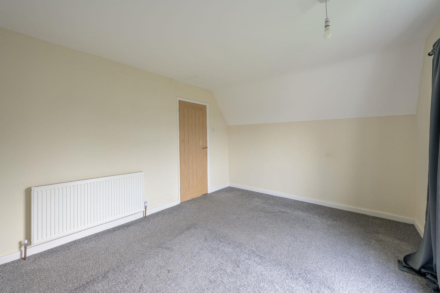 Round Hill Avenue, Pedmore, Stourbridge, DY9 0RG