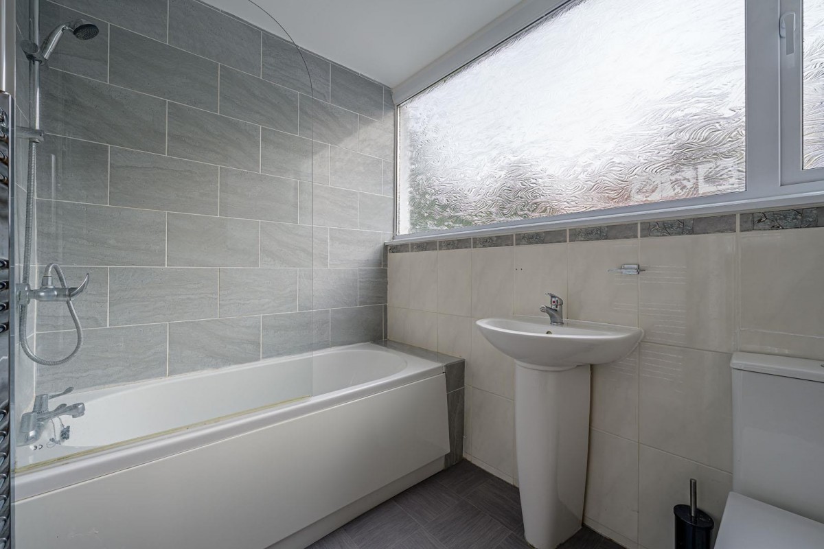 Round Hill Avenue, Pedmore, Stourbridge, DY9 0RG