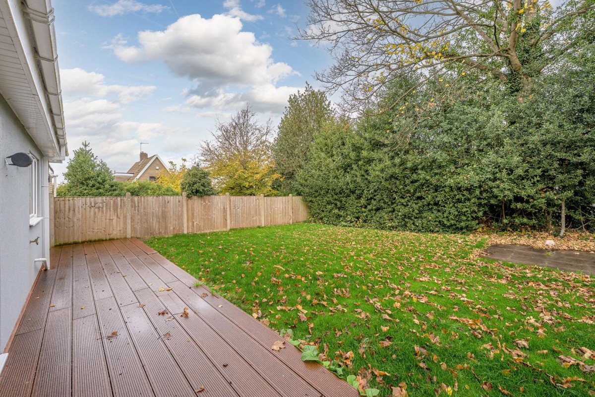 Round Hill Avenue, Pedmore, Stourbridge, DY9 0RG