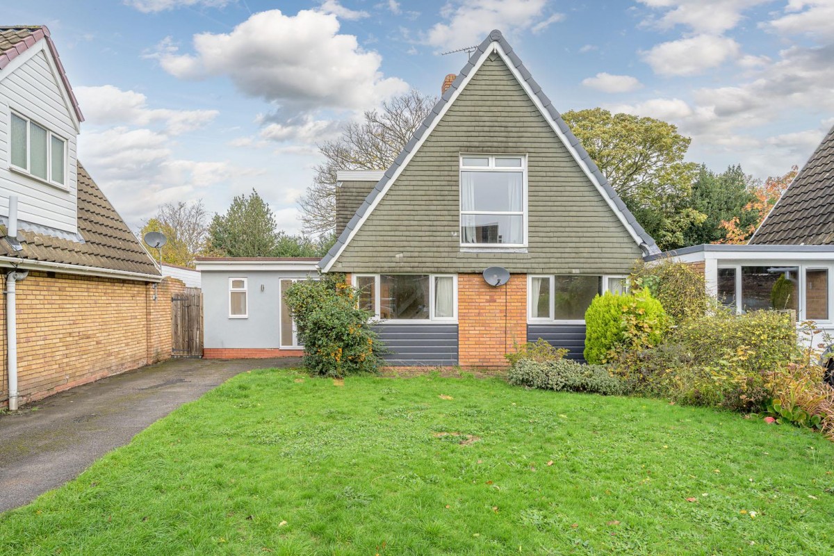 Round Hill Avenue, Pedmore, Stourbridge, DY9 0RG