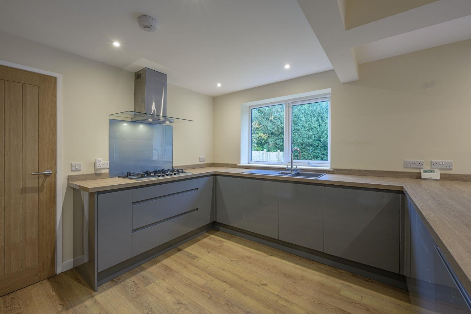 Round Hill Avenue, Pedmore, Stourbridge, DY9 0RG