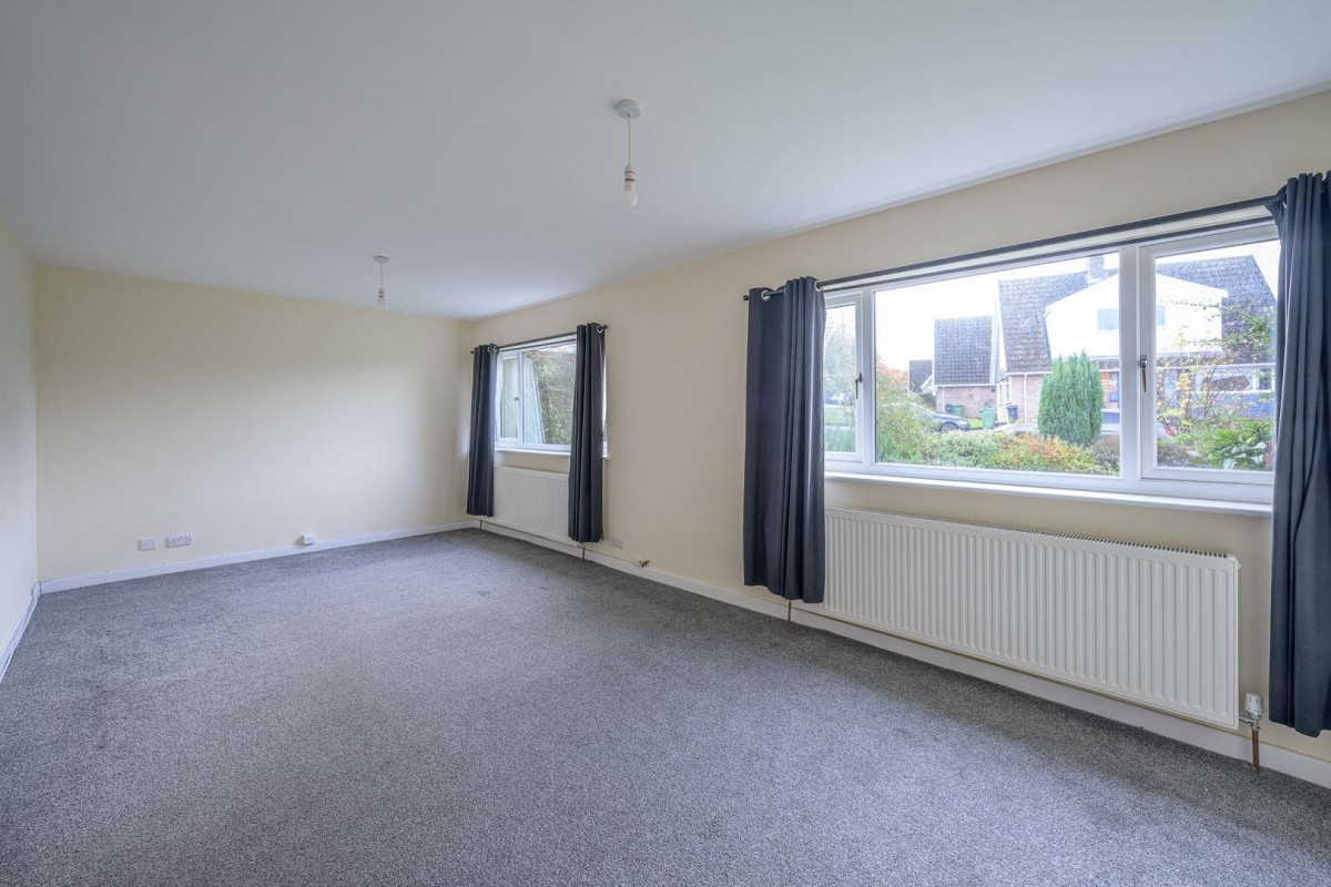 Round Hill Avenue, Pedmore, Stourbridge, DY9 0RG