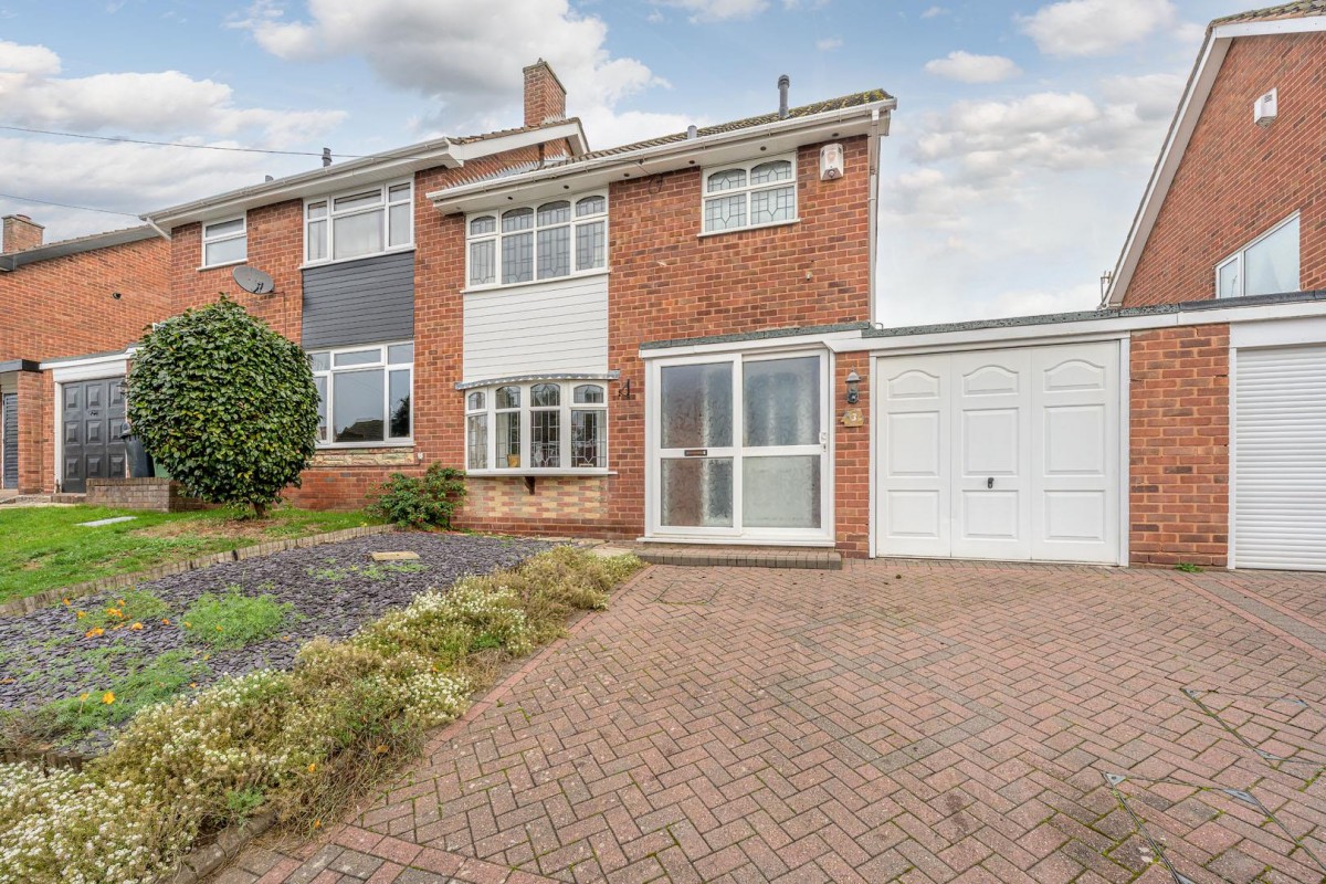 Stapleford Grove, Stourbridge, DY8 5RD