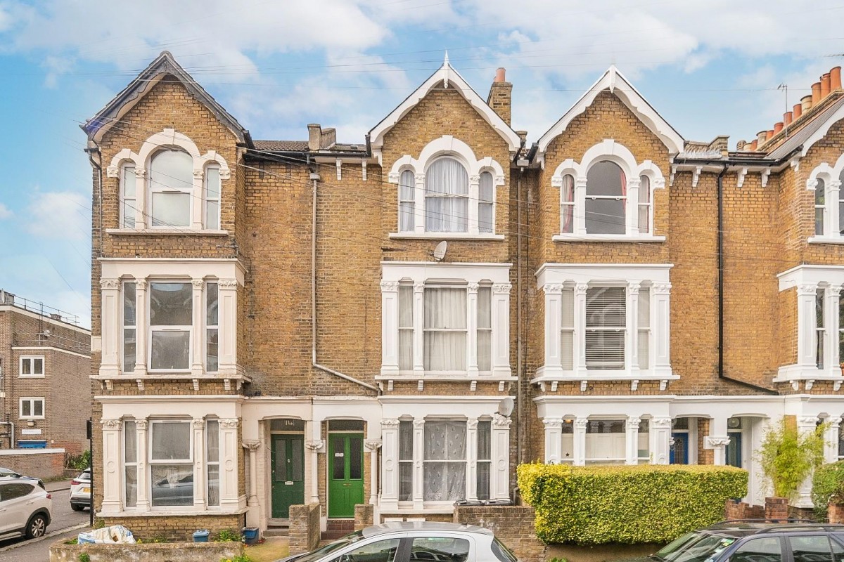Statham Grove, London, N16