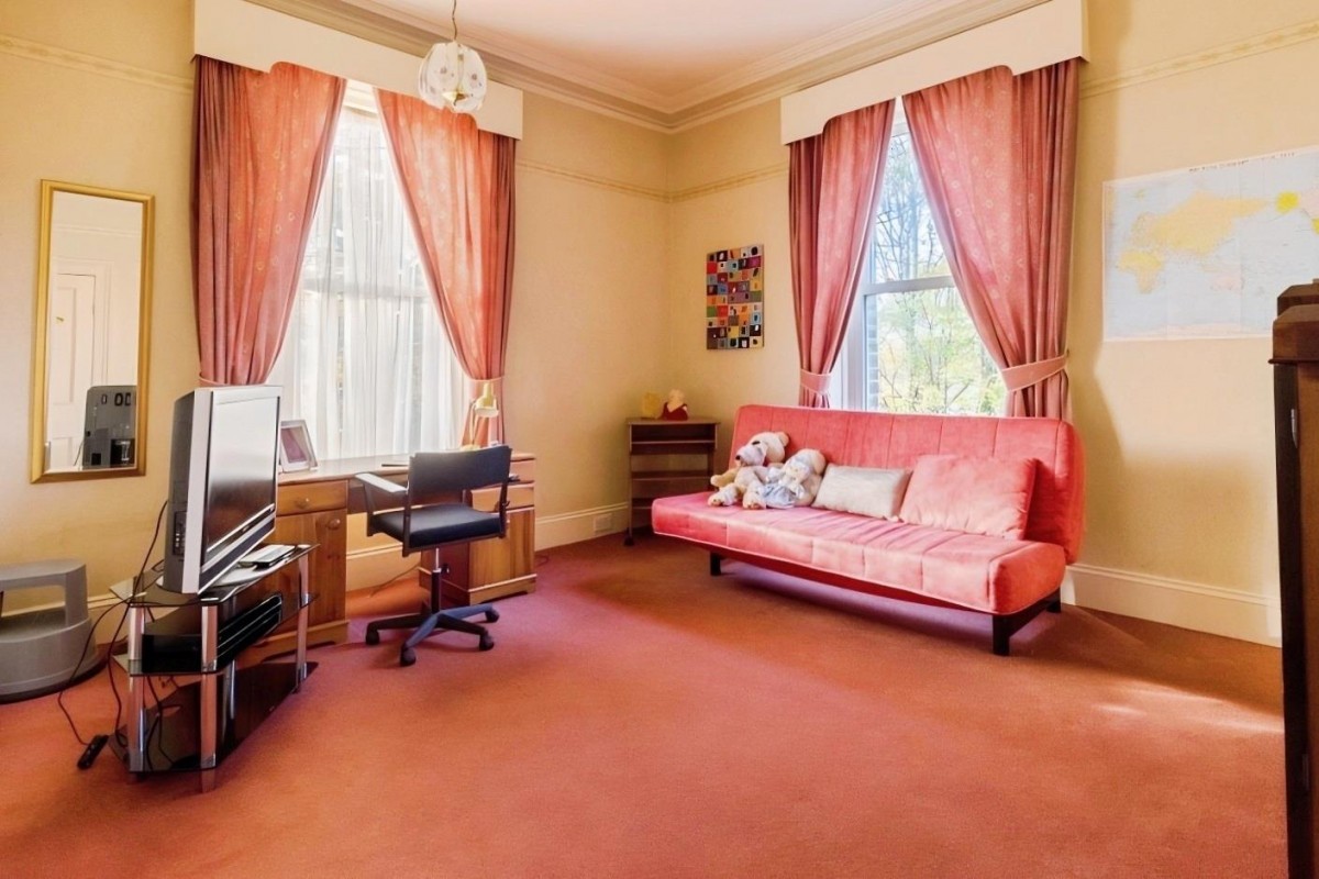 Thorniehurst, Galloway Lane , LS28