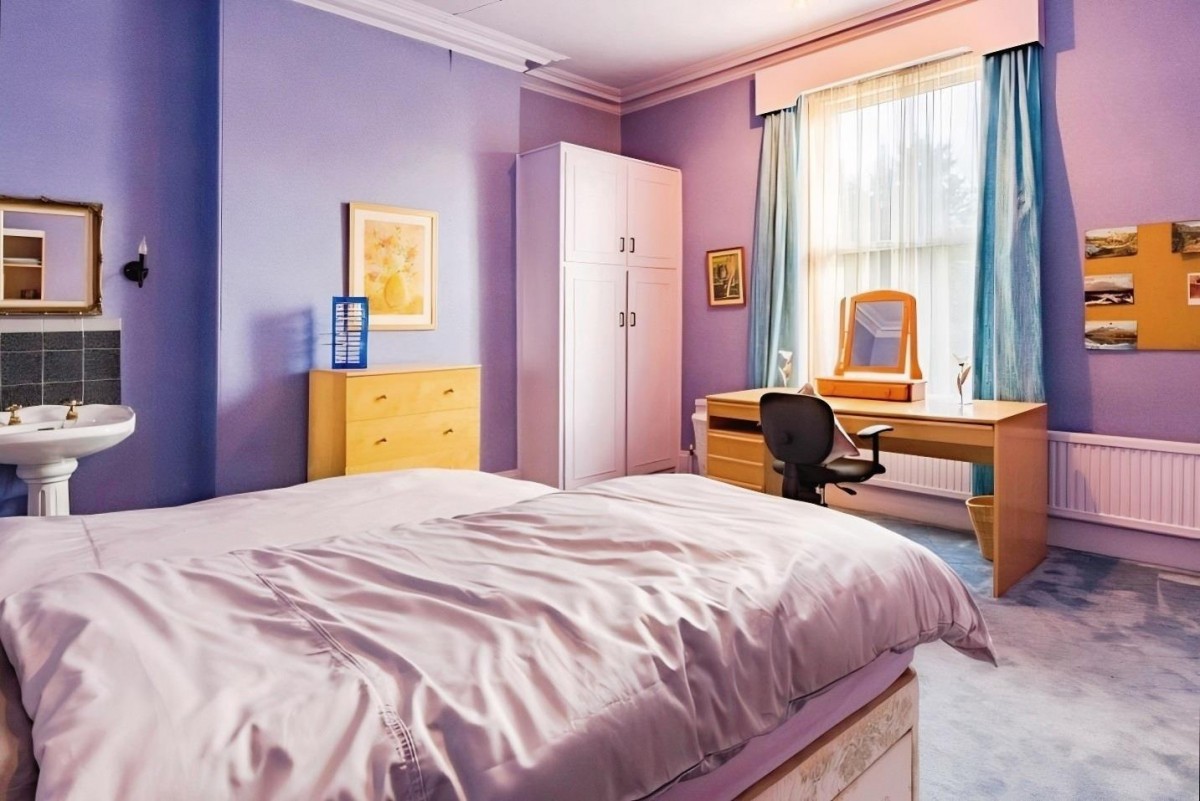 Thorniehurst, Galloway Lane , LS28