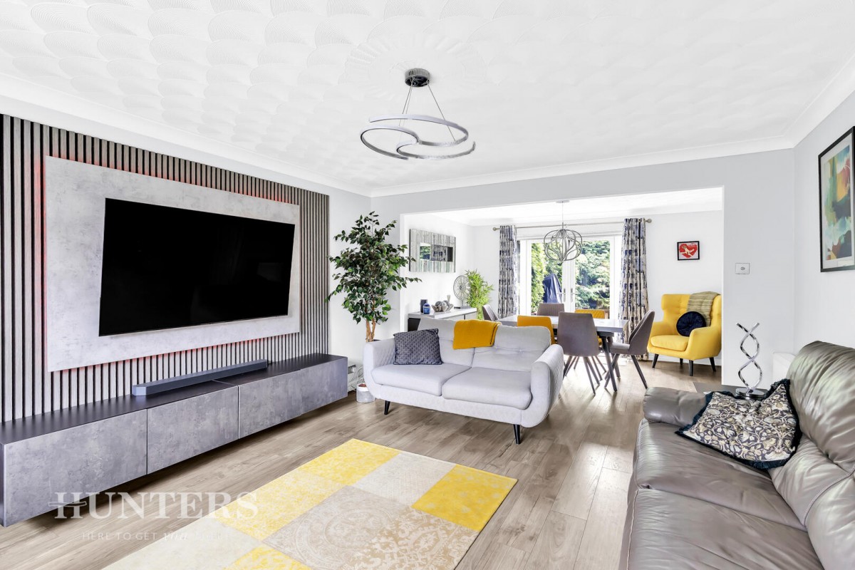 Turnfield Close, Smallbridge, OL16 2QF