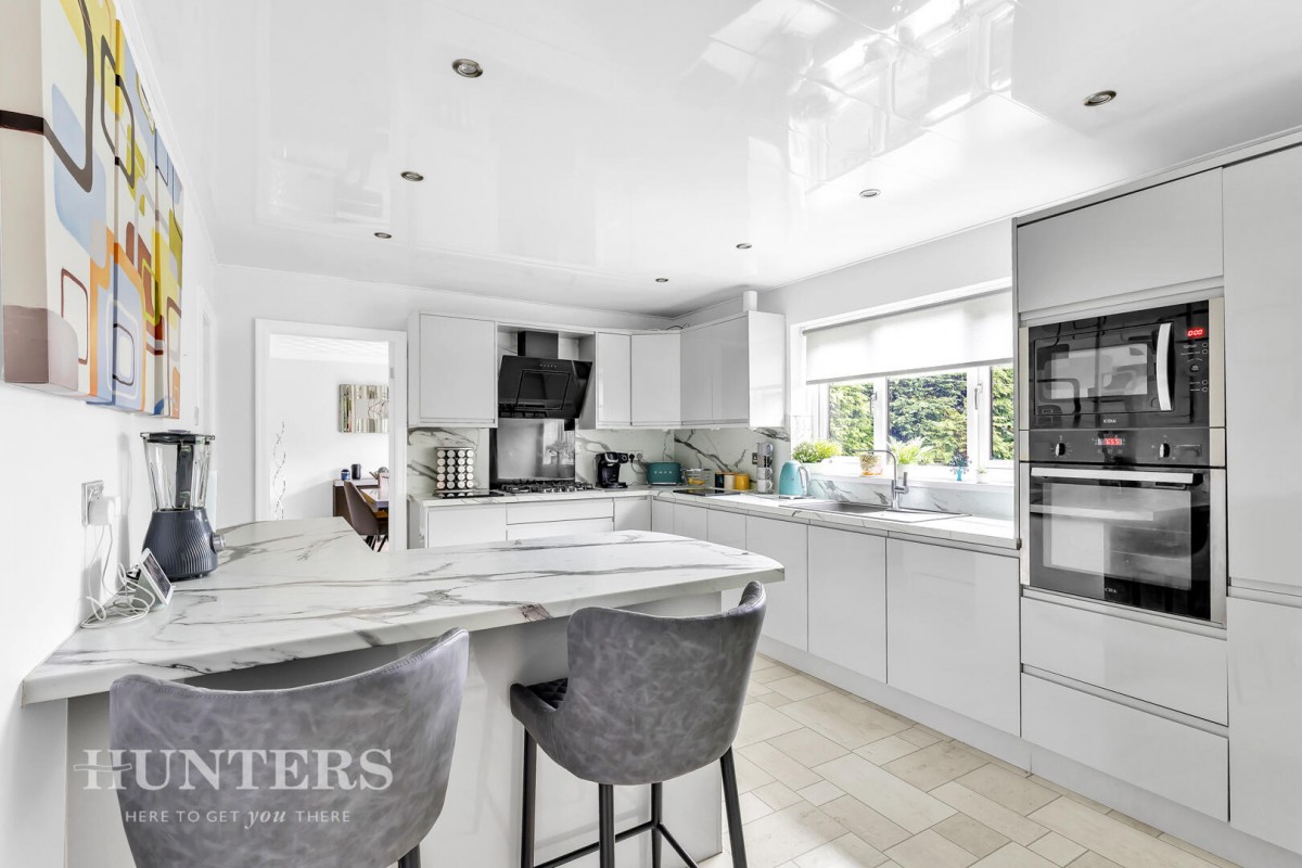 Turnfield Close, Smallbridge, OL16 2QF