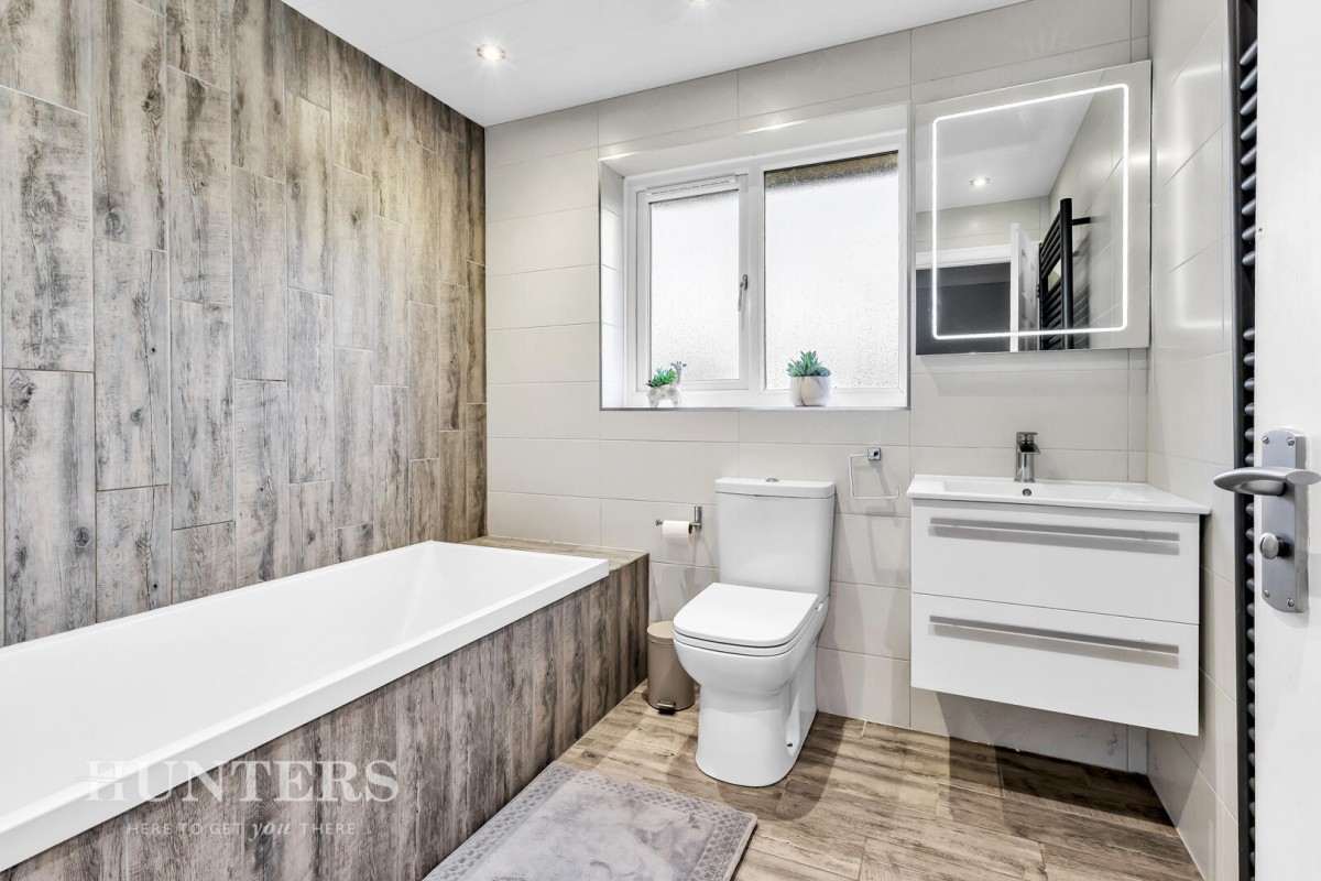 Turnfield Close, Smallbridge, OL16 2QF