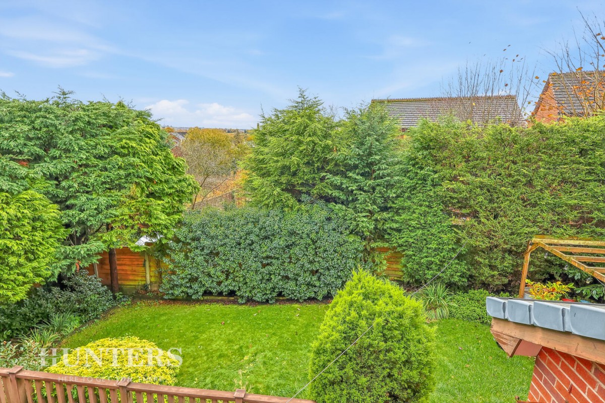 Turnfield Close, Smallbridge, OL16 2QF