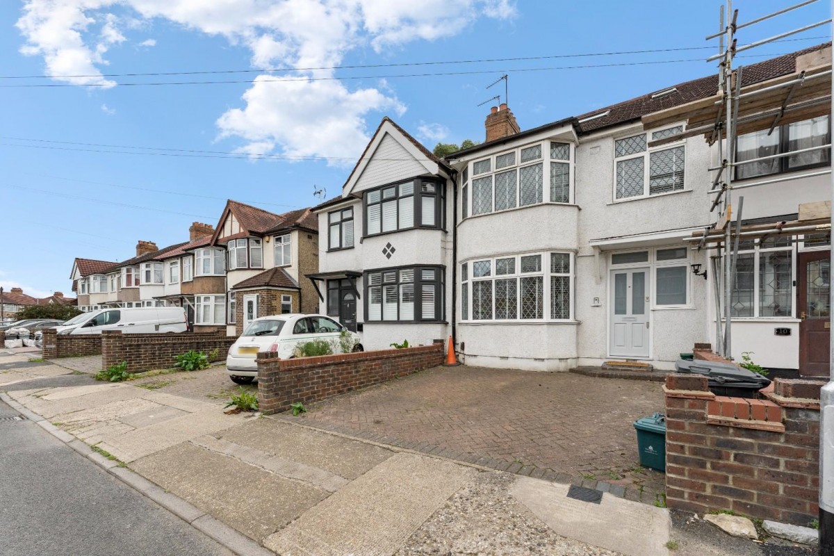 Grosvenor Crescent, Uxbridge