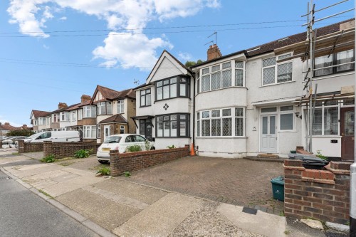 Grosvenor Crescent, Uxbridge