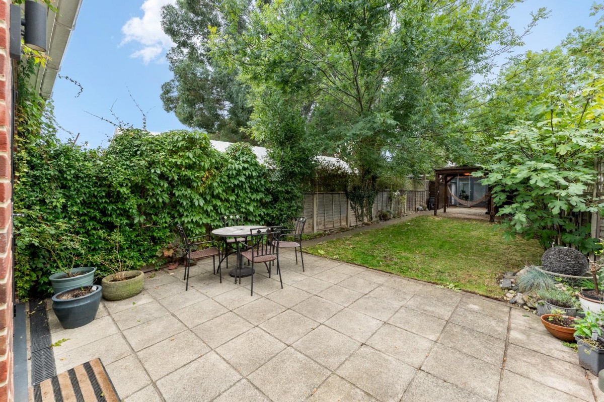 Grosvenor Crescent, Uxbridge