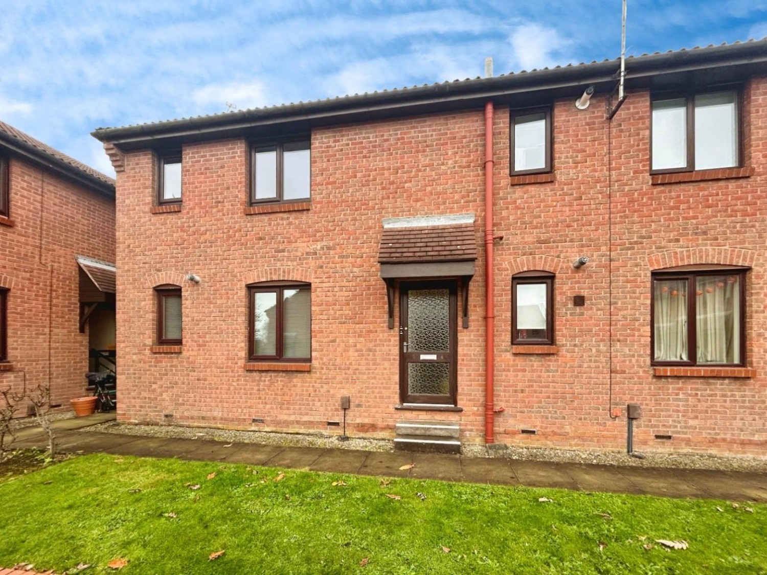 1 bedroom Flat for sale in Birchwood Mews, Harrogate, North Yorkshire