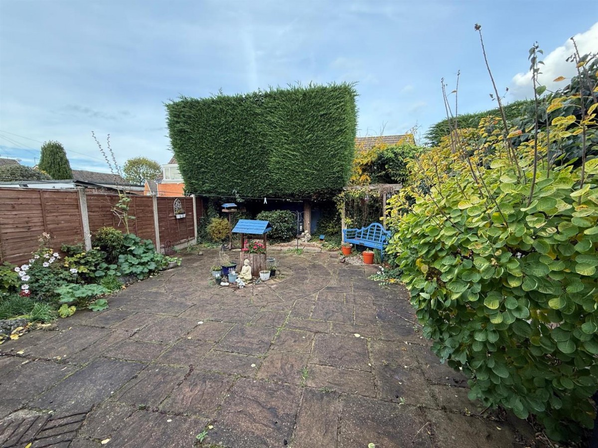 Harvine Walk, Norton, Stourbridge, DY8 3BQ