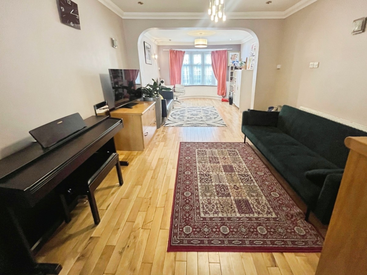 Kenton Avenue, Southall, UB1 3QF