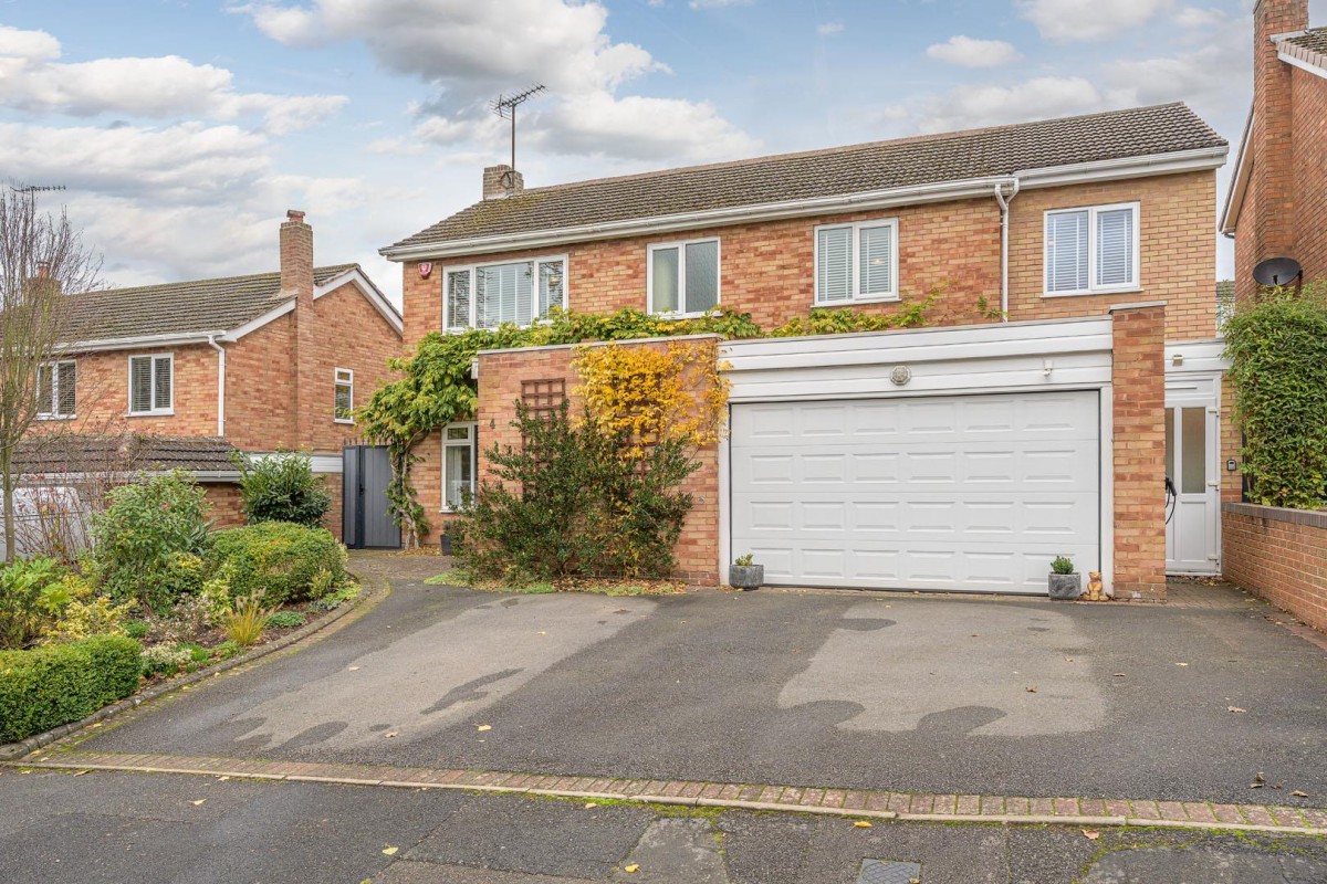 Pear Tree Drive, Stourbridge, DY8 2LB