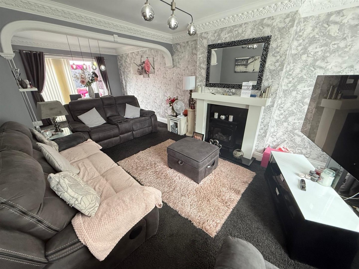 Stourbridge Road, Halesowen, B63 3QU