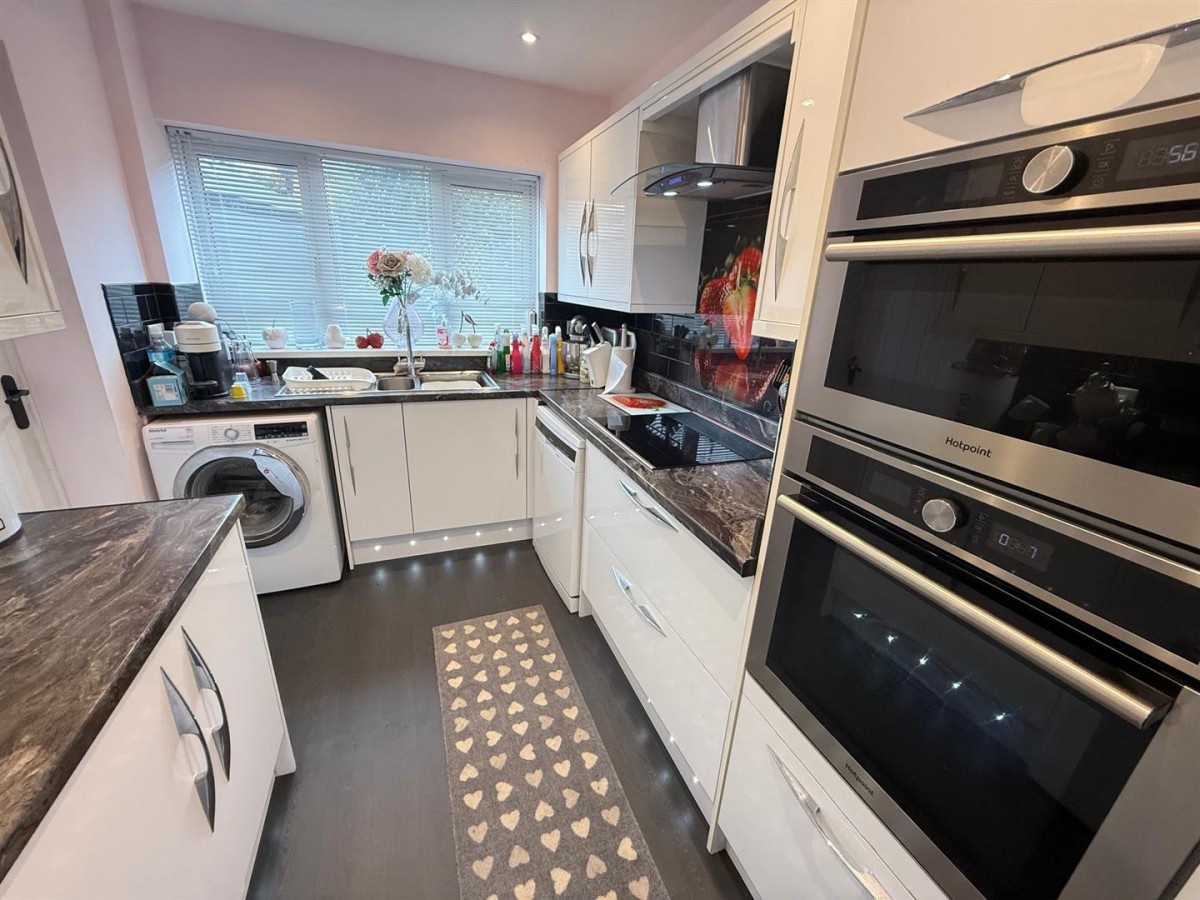 Stourbridge Road, Halesowen, B63 3QU