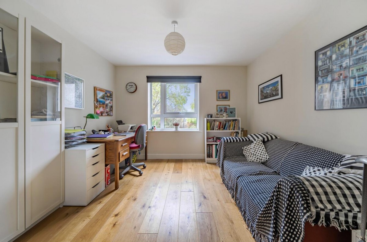 Rosse Gardens, London, SE13 6PD