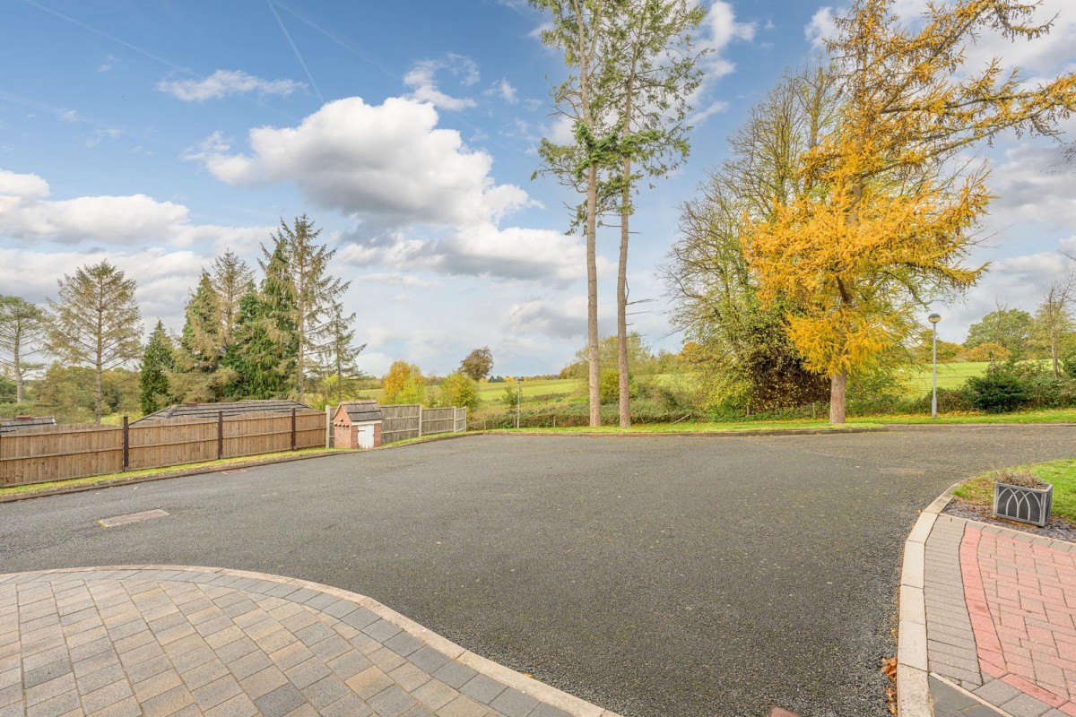 Lords Lane, Prestwood, Stourbridge, DY7 5PE