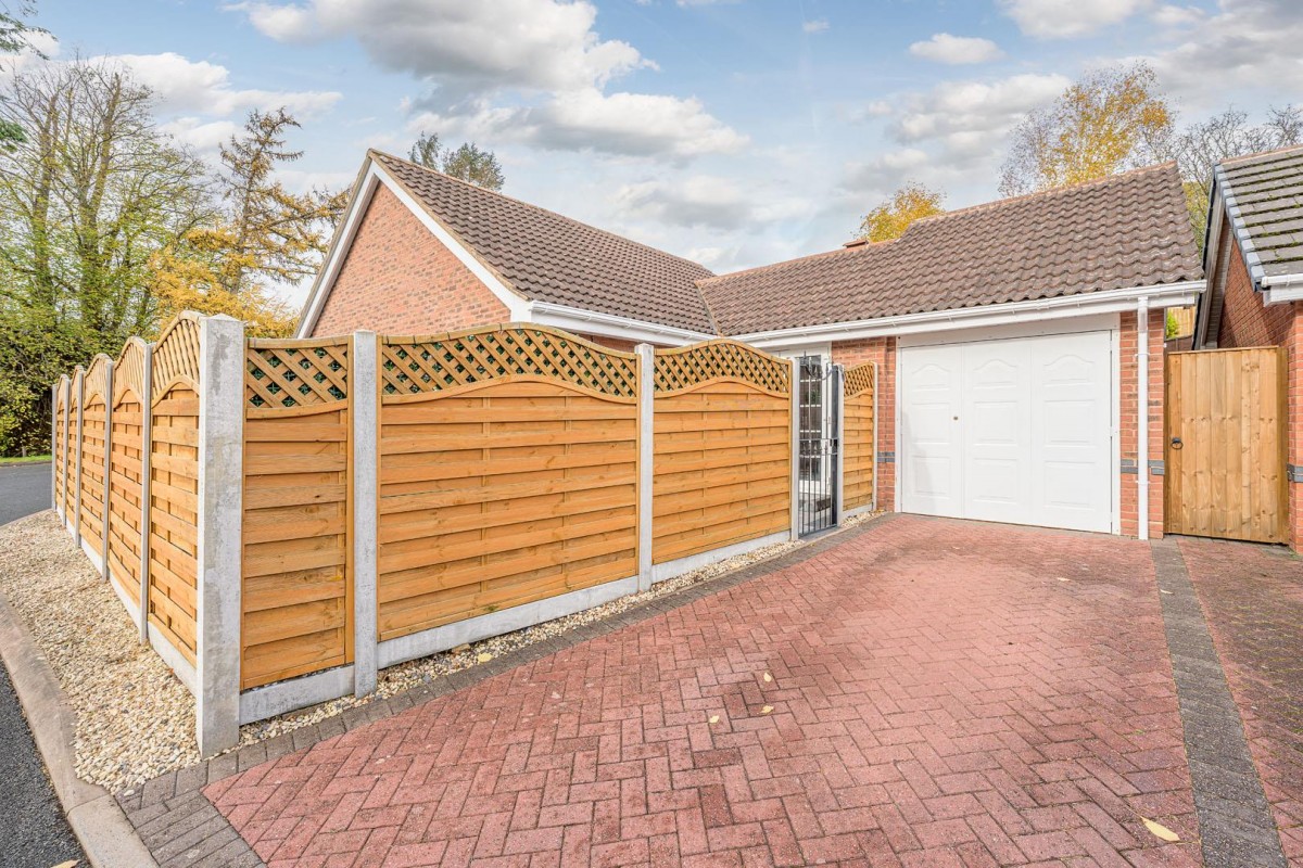 Lords Lane, Prestwood, Stourbridge, DY7 5PE