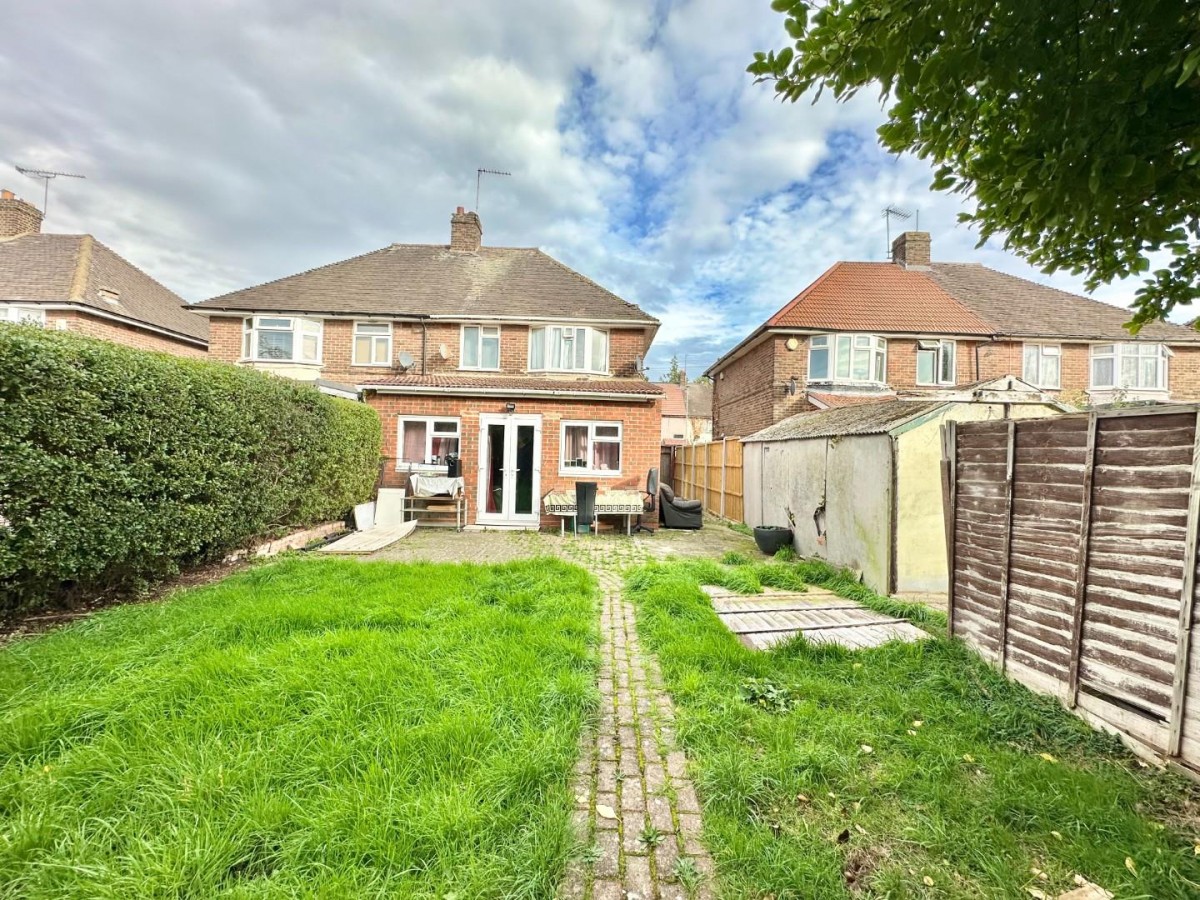 Halsway, Hayes, UB3 3JT