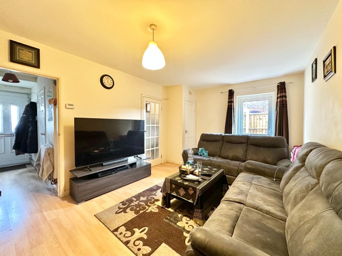 Halsway, Hayes, UB3 3JT