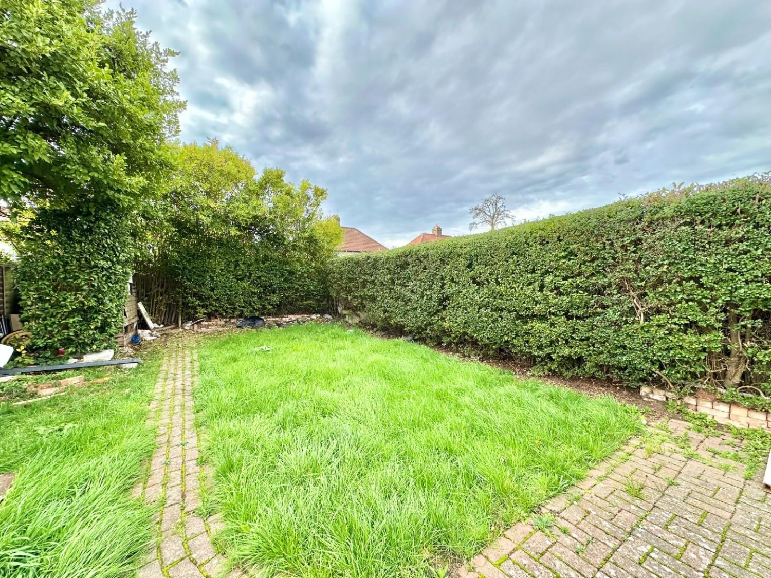 Halsway, Hayes, UB3 3JT