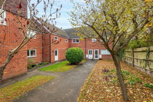 Longfield Road, Tring