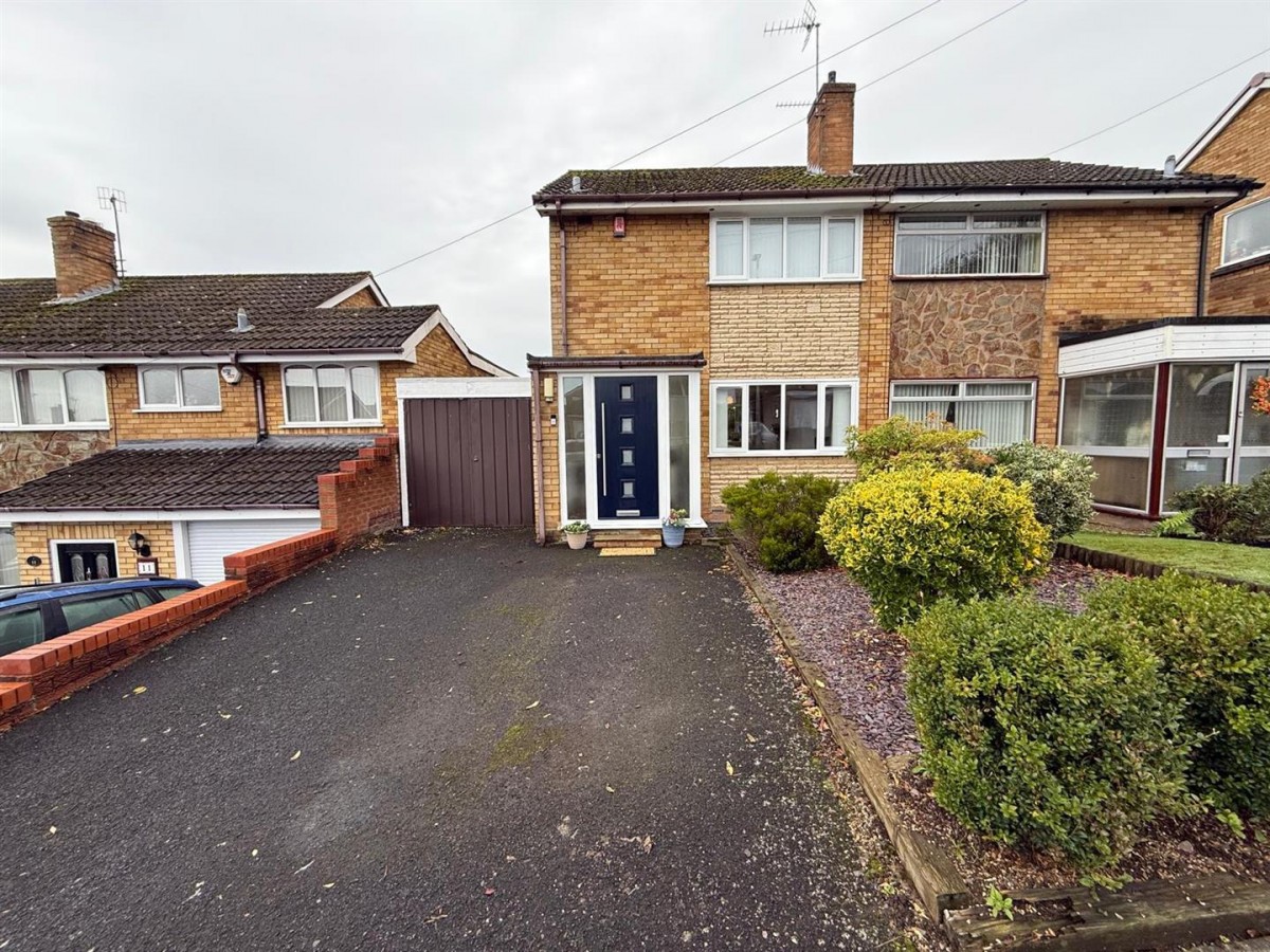 Meadow Way, Wordsley, DY8 5JD