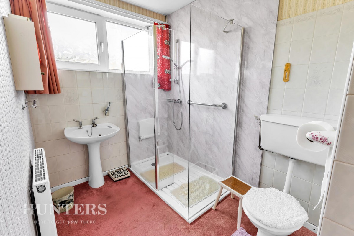 Farm Walk, Bents Farm Estate, Littleborough, OL15 8LJ