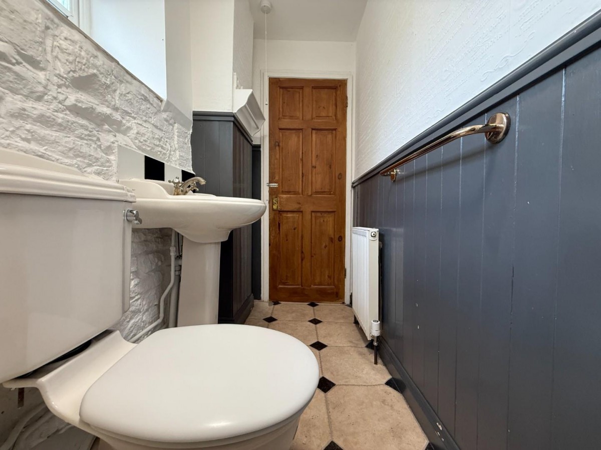 Halifax Road, Batley