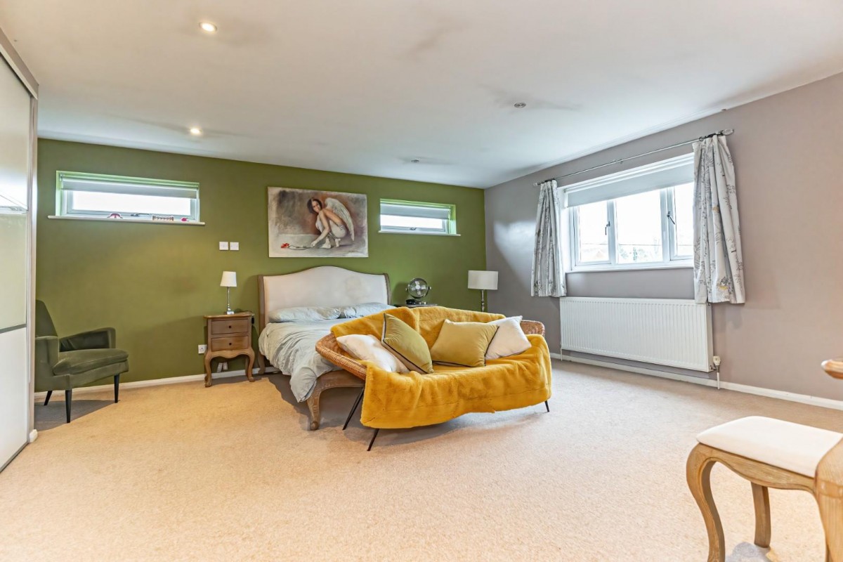 Silver Street, Cublington