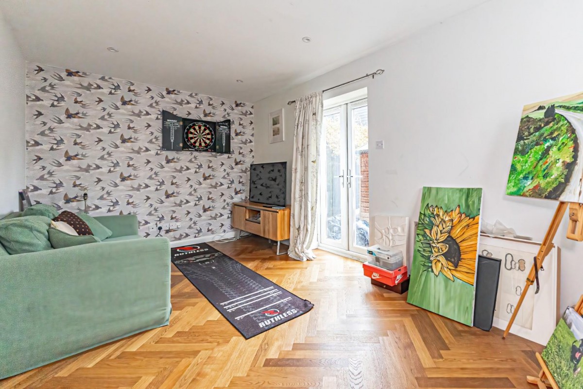 Silver Street, Cublington